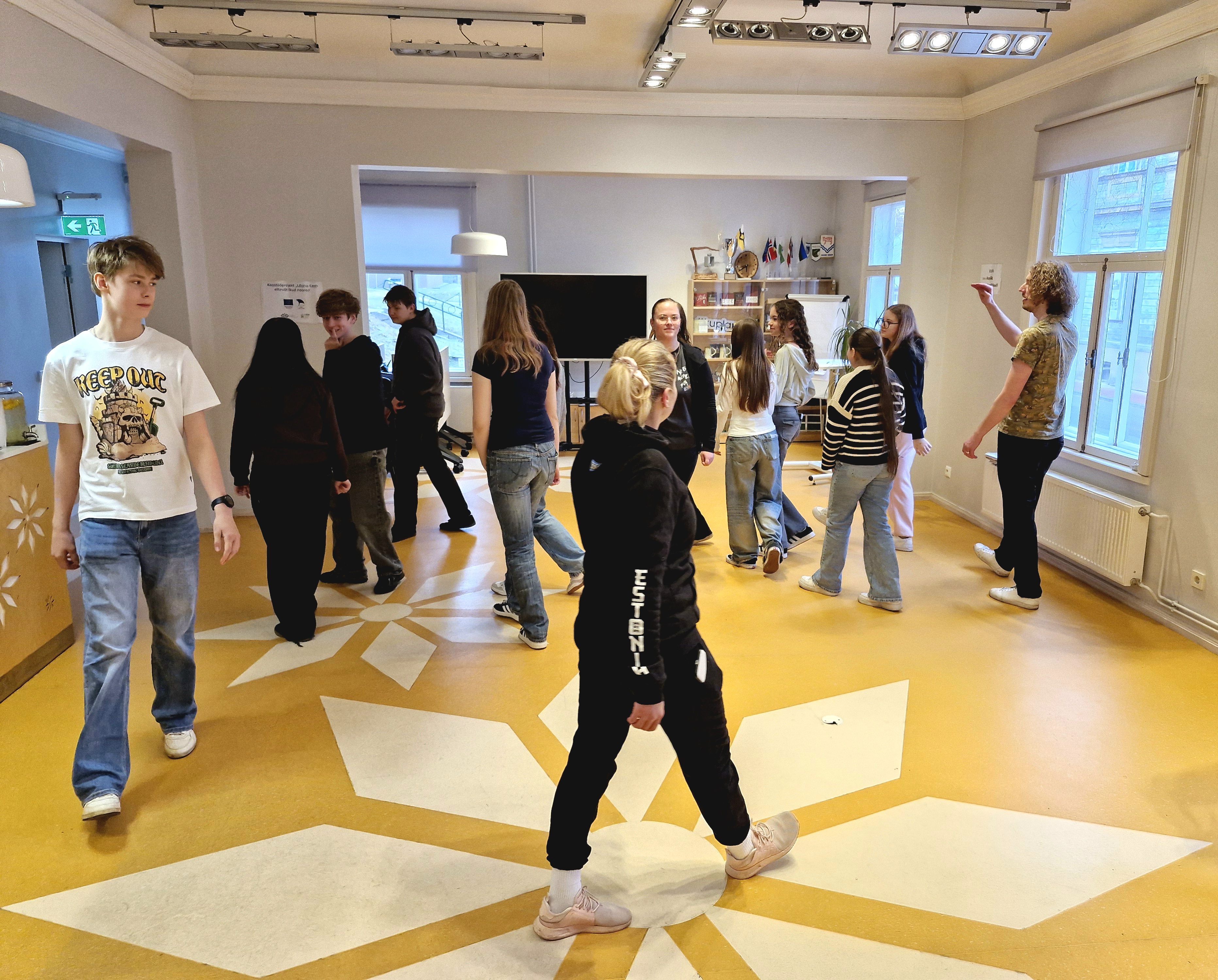 <strong>Valgamaa noorte ettev&otilde;tlusprogrammi Nupp Nokib raames toimunud koolitus andis osalejatele julgust esineda</strong>